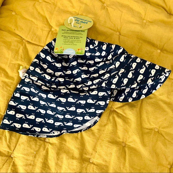 ✨ i play by Green Sprouts Stripe Swim Diaper Sun Hat Set - Picture 6 of 10